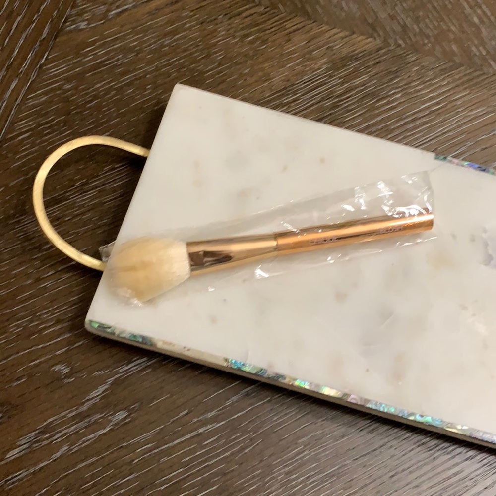 CHIQUE rose gold blush brush